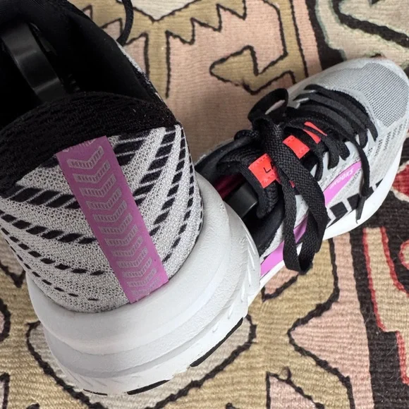 Brooks “LAUNCH 6”Gray Athletic Shoes with Orange and Purple Highlights Sz 7.5 - Picture 11 of 12